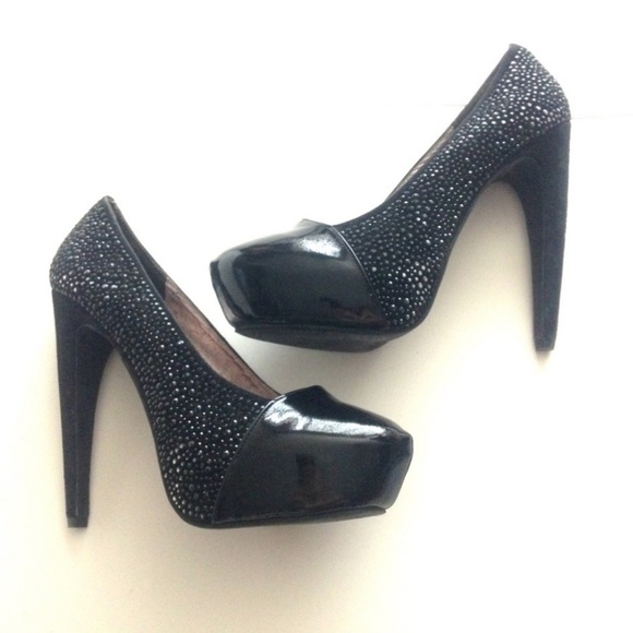 Gorgeous Jeffrey Campbell Heels - Picture 3 of 7